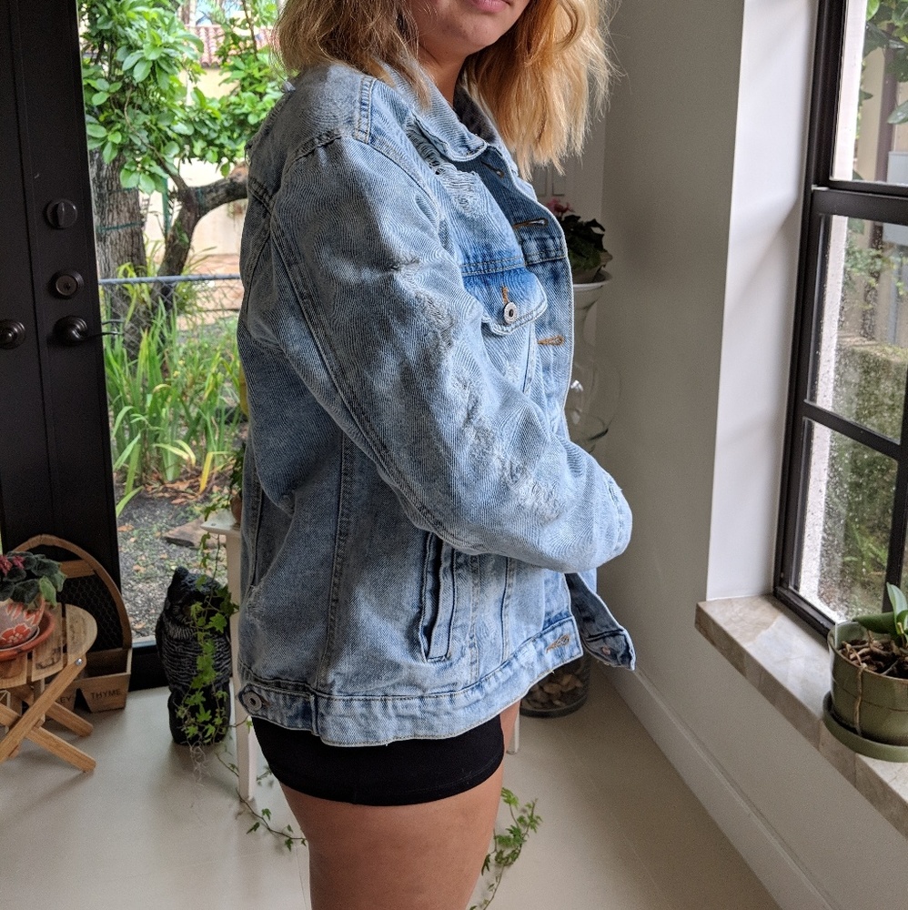 Shredded and Tattered Distressed Jean Jacket NWT - Picture 5 of 7